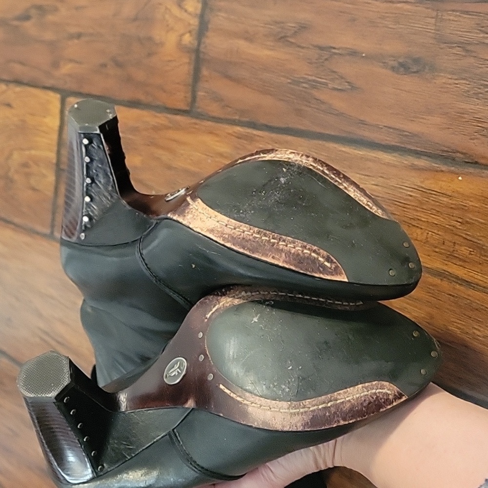 Heeled boot - Picture 5 of 5